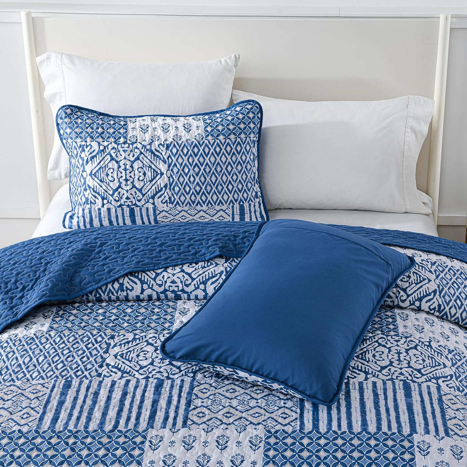 Floral Boho Geometric Patchwork Quilt Set - 3 Pcs Coverlet Set
